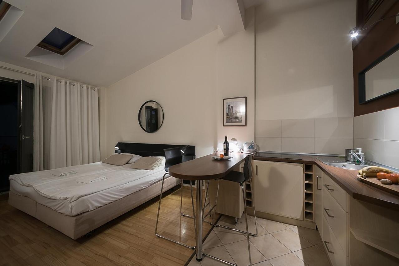 Main Square Studio With Terrace & Air Condition 克拉科夫 外观 照片