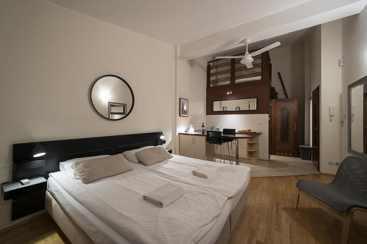 Main Square Studio With Terrace & Air Condition 克拉科夫 外观 照片